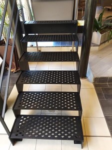 UP&DOWN CARI (4)